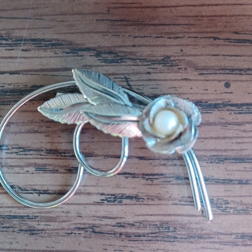 Vintage Silver Rose pearl & Leaf Swirl Brooch Pin